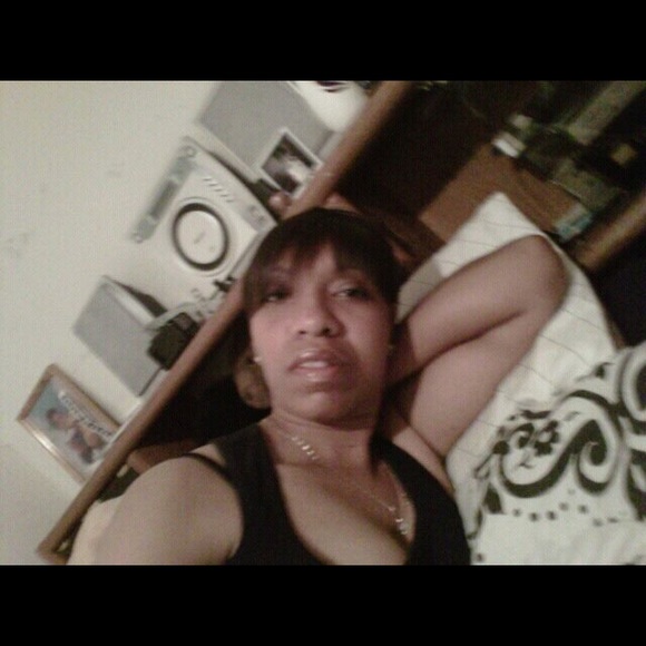 Meet your Posher, Tamala - Picture 1 of 2